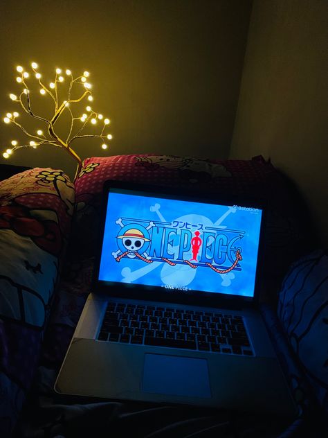 Watch One Piece On Laptop, Watching One Piece Laptop Aesthetic, Anime Watching Tv Aesthetic, Anime On Tv, Watching One Piece, Queerplatonic Relationship, One Piece Aesthetic, Peaky Blinders Wallpaper, Watch One Piece