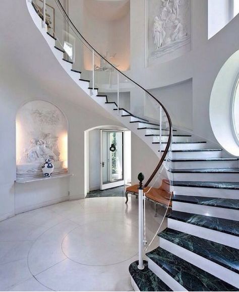 سلالم حلزونية, درابزين السلم, Luxury Stairs, Modern Staircases, Luxury Staircase, Staircase Design Modern, Marble Staircase, Beautiful Stairs, Stairs Design Interior