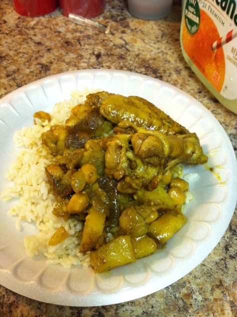 Growing up in Trinidad I saw my mother make Curry Chicken thousands of times.  When she had her stroke and lost her memory I thought it was lost forever.  Here's an easy curry chicken recipe for you the enjoy | nickisrandommusings.com Trinidad Curry Chicken, Curry Chicken Recipe, Chicken Curry Recipe Easy, Trinidad Recipes, Trini Food, Jamaican Dishes, Easy Curry, Easy Chicken Curry, Curry Dishes