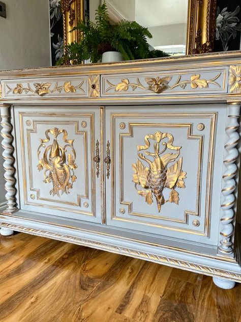 How to Decorate a Dining Room Chaise Henri Ii, Hand Painted Cabinet Ideas, Decorate A Dining Room, Design Assignments, Sideboard Painted, Annie Sloan Paris Grey, French Sideboard, Floral Furniture, Cabinet Decoration