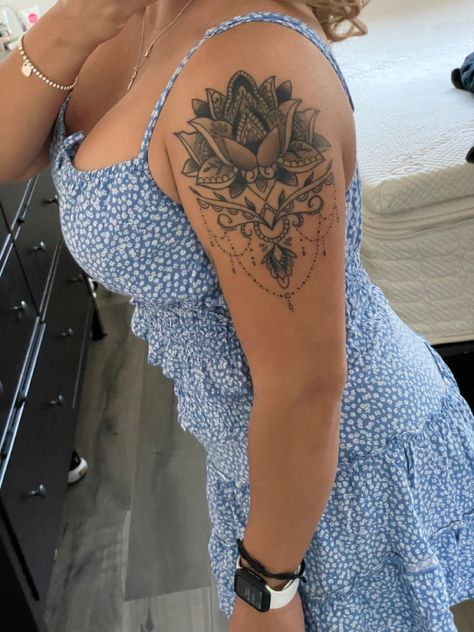 Mandela flower tattoos moms with tats. Arm tattoo Mandela Flower Tattoo, Mandala Lotus Tattoo, Mandala Shoulder Tattoo, Lotus Tattoo Shoulder, Mandala Arm Tattoos, Shoulder And Arm Tattoo, Lotusblume Tattoo, Mandela Tattoo, Lotus Mandala Tattoo