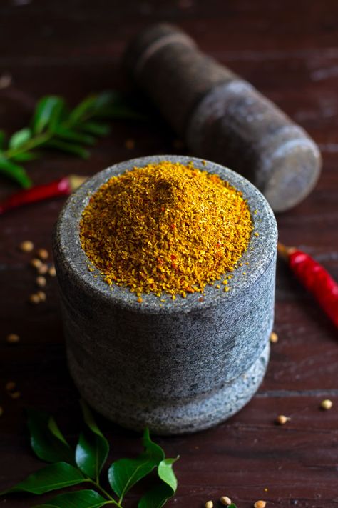 Homemade Rasam Powder Masala Powder Photography, Making Paprika Powder, Rasam Powder Recipe, Kadai Masala Powder, Podi Recipe, Spices Photography, Achari Masala Powder, Penguin Cake Toppers, Penguin Cake