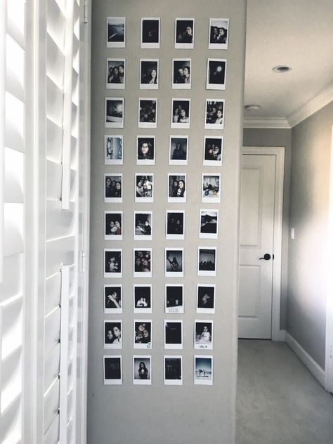 polaroid picture wall Room Decor With Polaroids Pictures, Intax Fotos Ideas Wall, Wall Of Polaroid Pictures, Poloroid Pictures Ideas Bedroom, Cute Things To Do With Polaroid Pictures, Polaroid Pictures Decor, Poloroid Pictures Ideas On Wall, What To Do With Polaroid Pictures, Polaroid Wall Aesthetic