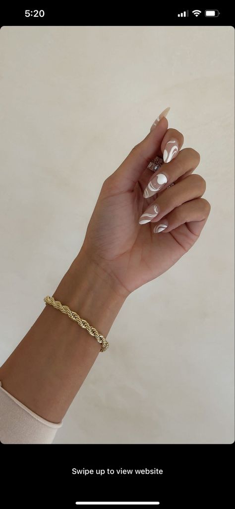 Nails White Design, Almond Shaped Nails Designs, White Almond Nails, Silver Gradient, Spring Break Nails, Simple Spring Nails, Quick Nail, Black Friday Jewelry, Star Night