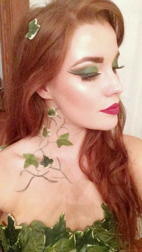 DIY Poison Ivy Halloween Costume https://www.youtube.com/watch?v=Jw4hoIYmDiM Halloween Costumes Women Poison Ivy, Easy Poison Ivy Costume, The Riddler And Poison Ivy Costume, Poison Ivy Cosplay Diy, Poison Ivy Costume Halloween, Poison Ivy Halloween Costume Diy, Plus Size Poison Ivy Costume, Poison Ivy Inspired Outfit, Poison Ivy Makeup Ideas