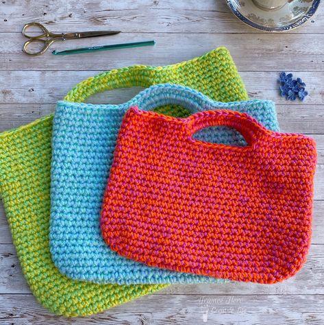 Crochet Project Bags: Free Crochet Pattern - Trainee Hero Creative Life Acrylic Yarn Crochet Bag, Mini Crochet Bags Free Pattern, Crochet Bag Pattern Free Easy Small, Crochet Lunch Bag Pattern Free, Crochet Mini Bag Free Pattern, Crochet Backpack Free Pattern, Crochet Cable Hat, Tunisian Crochet Blanket Pattern, Crochet Small Purse