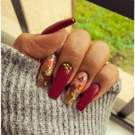 Fall Dip Nails With Leaves, Maple Leaves Nails, Maple Leaf Nail Design, Autumn Pumpkin Nails, Fall Encapsulated Nails, Autumn Nail Ideas Gel, Fall Nail Designs Autumn Burgundy, Fall Foil Nails, Encapsulated Nails Acrylics