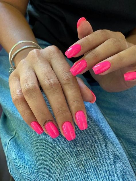 Bright Summer Nails Solid Color, Neon Shellac Nails, Acrylic Sparkle Nails, February Dip Nails Ideas, Hot Pink Square Nails, Nail Colors That Make You Look Tan, Vacation Nails Beach Mexico, Hot Pink Glitter Nails, Bright Colored Nails