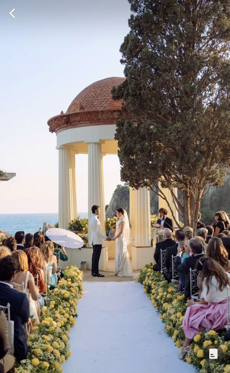 Wedding Venue Ceremony, Spain Wedding Venues, Spain Wedding, Bridal Photographs, Romantic Wedding Decor, Wedding Theme Colors, Reception Hall, Indoor Wedding, Pre Wedding Photoshoot