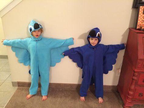 My Take on the Rio's Blue and Jewel Costumes. Bird Costume, Blue Costumes, Diy Birds, Halloween 2019, School Art, Color Azul, Art School, Montessori, Halloween