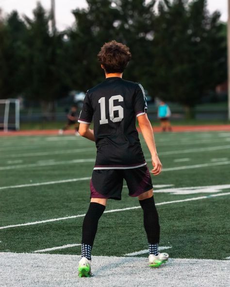 Mount vernon VS Edison High School ⚽️ . . . #soccer #football #sportsphotography #photographer #photography Edison High School, Soccer Pics, School Soccer, High School Soccer, Soccer Photography, Soccer Pictures, Mount Vernon, April 19, Soccer Football