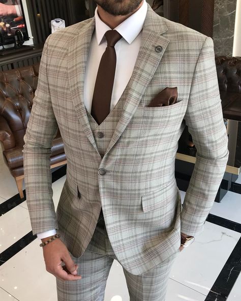 Plaid Suit Men, Indian Wedding Suits Men, Mens Tweed Suit, Blazer Outfits Men, Vest And Pants, Men's Business Suits, Amazing Houses, Formal Men, Suits Men