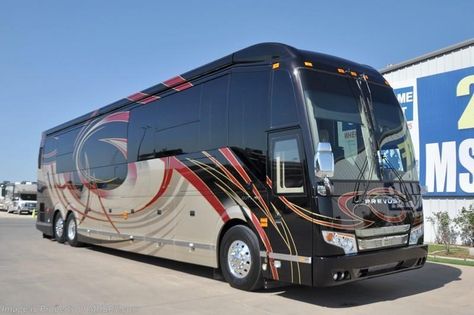 Prevost Coach, Mountain Bike Art, Used Bus, Luxury Motorhomes, Rooftop Design, Luxury Rv, Luxury Bus, Thor Motor Coach, Bus Conversion