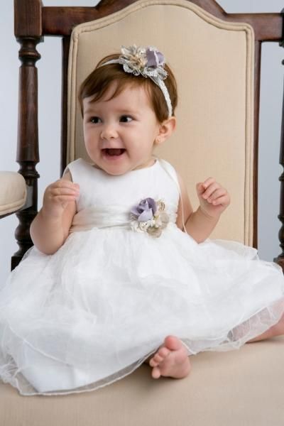 Los más Hermosos Vestidos de Bautizo para Niña Baby Dior Dress, Ideas Bautizo, Bday Dress, Girls Baptism Dress, Baby Dior, Baptism Gown, Baby Dress Design, Baptism Dress, Baby Clothes Patterns