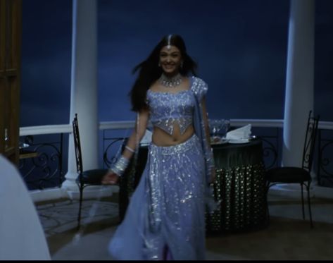 light blue sparkly pretty legenga aishwariya rai old desi 90s beautiful Dil Ka Rishta, Lehenga Blue, 90s Bollywood Fashion, Desi Fits, Neeta Lulla, Bollywood Lehenga, Desi Wear, Blue Lehenga, Bollywood Outfits