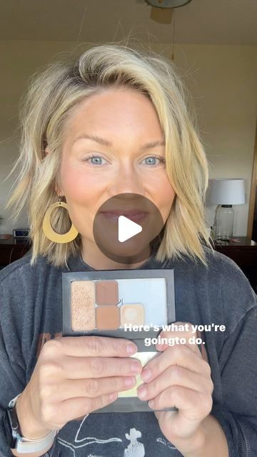 Beth Kohler on Instagram: "I’m not ready to fully step into fall but I can get behind a “transition” eyeshadow look that is still summer-y but can double as a fall look!  Drop the word GOLDEN into the caption for the eyeshadow look + eyeshadow brush I’m using!  Save this reel for when your colors come!  The following colors are all from SEINT: Bubba Drift Sedona Georgia Illuminator  SEINT eyeshadow brush Elf no smudge eyeliner Pomifera YOUTH Mascara  #falleyeshadow #falleyeshadowlook #falleyeshadowpalette #makeup #mymakeup #simpleeyemakeup #simpleeyeshadow #eyeshadowtutorial #eyeshadowforbeginners #mommakeup #mommakeuplook" Seint Filly Eyeshadow, Seint Butterscotch Eyeshadow, Simple Fall Eyeshadow Looks, Seint Eyeshadow For Blue Eyes, Seint Eyeshadow Swatches, Classy Eyeshadow Looks, No Smudge Eyeliner, Beth Kohler, Eyeshadow Green Eyes