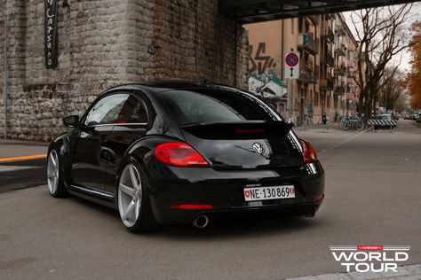 Black VW Beetle Gets Air Suspension and Custom Wheels by Vossen Vw Beetle Turbo, Vw Ideas, Vw New Beetle, Jetta Mk5, Volkswagen New Beetle, New Beetle, Yellow Car, Driving Range, Vw Cars