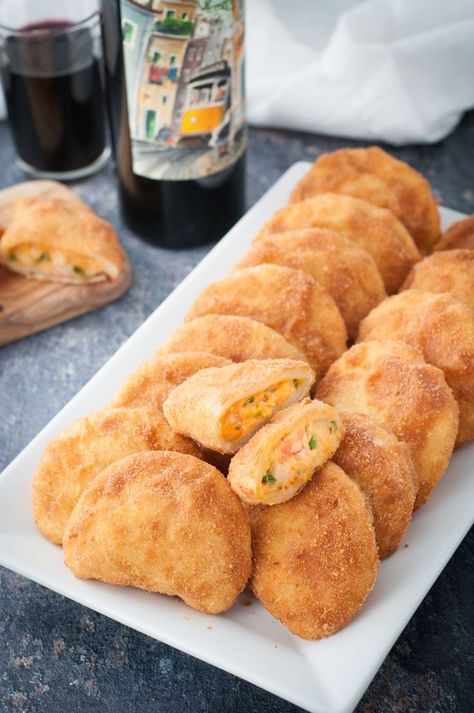 Shrimp Croquettes, Portuguese Shrimp, Shrimp Patties, Brazilian Recipes, Portuguese Desserts, Portuguese Cuisine, Brazilian Food, Portuguese Recipes, Croquettes