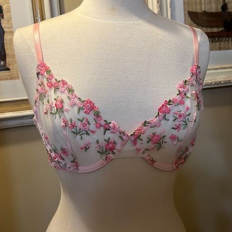 Pink Flower Lace Lingerie Bra Flower Bra, Flower Lingerie, Bra Art, Cotton Bra, Model Fitness, Cotton Bras, Comfortable Bras, White Lingerie, Flower Lace