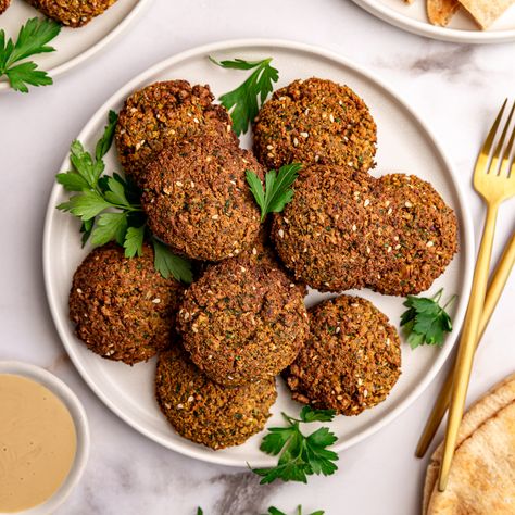 Tofu Falafel, Falafel Patties, Baked Beetroot, Falafel Burgers, Baked Falafel, Vital Wheat Gluten, Oil Free Vegan, Drying Dill, Grilled Veggies