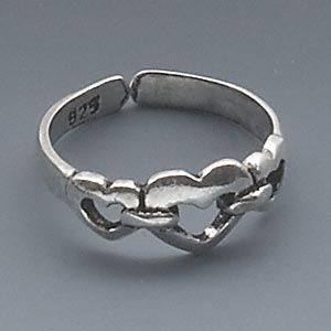 Antiqued sterling silver toe ring with heart design adjusts to fit most sizes. Ideal for display counters and artisan fairs. Ring With Heart, Sterling Silver Toe Rings, Grunge Jewelry, Silver Toe Rings, Dope Jewelry, Toe Ring, Mens Accessories Jewelry, Cute Rings, Jewelry Inspo