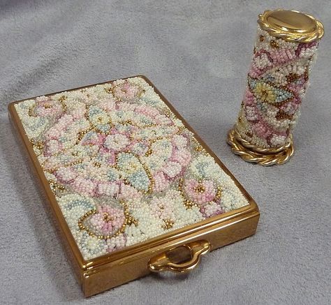 Ladies Essentials, Lipstick Vintage, Compact Art, Victorian Accessories, Vintage Compact, Beautiful Lipstick, Lipstick Case, Vintage Cosmetics, Powder Compact