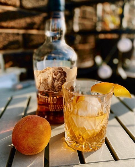 2 oz. Buffalo Trace bourbon .5 oz. peach simple syrup 2 dashes bitters  Peach Simple Syrup 1 c. sugar 1 c. water 1 c. peeled and diced peaches  (IG 📷: marieeve_venne) Buffalo Trace Cocktails, Speciality Drinks, Whisky Cocktail Recipes, Manhattan Recipe, Old Fashion Cocktail Recipe, Bourbon Cream, Old Fashioned Recipe, Buffalo Trace, Whisky Cocktails