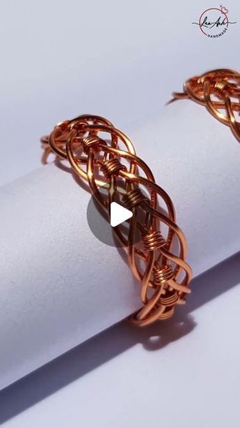 Lan Anh Handmade on Instagram: "How to make ring with copper wire | Unisex braided ring  #shortsvideo #handmade #diy #craft" Wire Ring Making Tutorial, Braided Ring Tutorial, Wire Wrapped Jewelry Tutorials Free, Cute Wire Rings, Braided Wire Ring, Handmade Rings Tutorial, Copper Jewelry Tutorial, Handmade Rings Wire, Wire Bracelet Tutorial