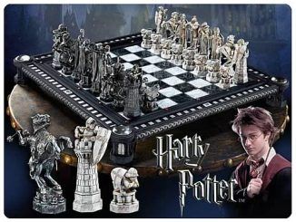 Gothic Dragon And Gargoyle Chess Set Harry Potter Chess Board, Harry Potter Chess Set, Star Wars Chess Set, Harry Potter Chess, Wizard Chess Set, Wizard Chess, Noble Collection Harry Potter, Nerd Cave, Chess Boards