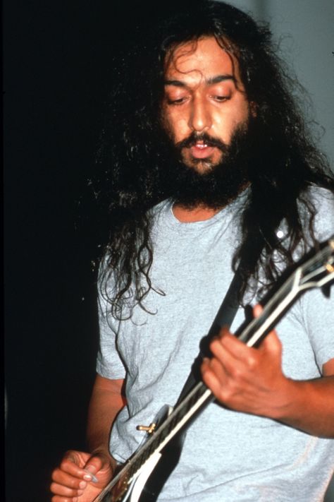 Seattle alt-rock band broke through with landmark 1989 major-label debut. Kim Thayil, Sound Garden, Band Aesthetic, Bass Guitarist, Alt Rock, Guitar Players, Stevie Ray, Neil Young, Alice In Chains