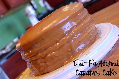 Old-Fashioned Caramel Cake and Icing...this brings back memories of when my grandma used to make this cake <3 Caramel Cake Recipe, Caramel Icing, Yoghurt Cake, Cream Butter, Caramel Cake, Caramel Recipes, Sauce Tomate, Electric Mixer, Cakes And Pies