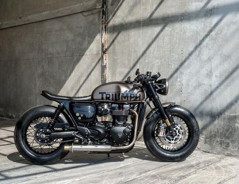 Triumph Thruxton Custom, Triumph Thruxton 1200 R Custom, Triumph Thruxton 1200 R, Thruxton 1200r, Classic Triumph Motorcycles, Triumph Thruxton 900, Triumph Cafe Racer, Motorbike Art, Cafe Racer Design