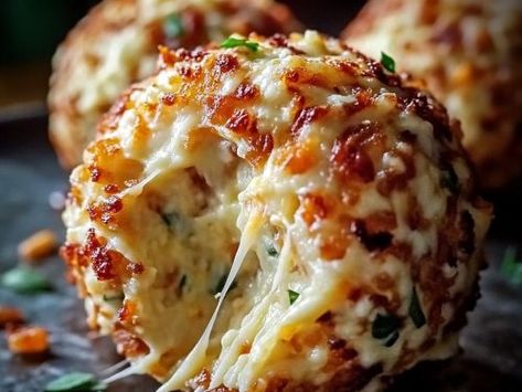 Chutney Cheese Ball, Cheese Balls Recipe Easy, Easy Cheese Balls, Best Cheese Ball Recipes, Bacon Cheeseball, Turkey Cheese Ball, Cheese Ball Recipes Easy, Cheddar Cheese Ball, French Toast Bites