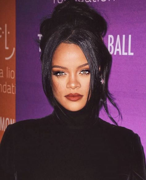 Rihanna Makeup, Rihanna News, Looks Rihanna, Rihanna Outfits, Rihanna Looks, Rihanna Photos, Rihanna Riri, Disney Makeup, Rihanna Style