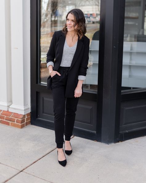 10 easy ways to style a black blazer Work Outfits Black Blazer, Black Longline Blazer Outfit, How To Style Black Blazer Classy, Work Outfits Women Black Blazer, Black Blazer Striped Shirt Outfit, Black Blazer Outfit For Work, Black Blazer Travel Outfit, Black Knit Blazer Outfit, Women’s Black Blazer