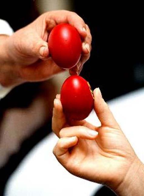 Easter eggs are a traditional part of Greek Orthodox Easter. They are usually painted on Holy Thursday in commemoration of the Last Supper. The red-dyed eggs are cracked against each other and the person with the last remaining uncracked egg will have good luck. Halkidiki Greece, Macedonian Food, Orthodox Easter, Greek Tradition, Greek Easter, Greek Orthodox Church, Greek Culture, Easter Traditions, Greek Orthodox