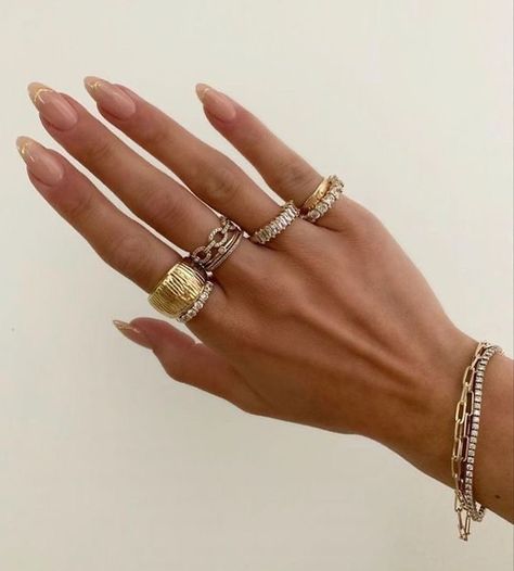 Mode Zara, Paris Mode, Gold Rings Jewelry, Dope Jewelry, Classy Jewelry, Jewelry Lookbook, Stacked Jewelry, Girly Jewelry, Dream Jewelry