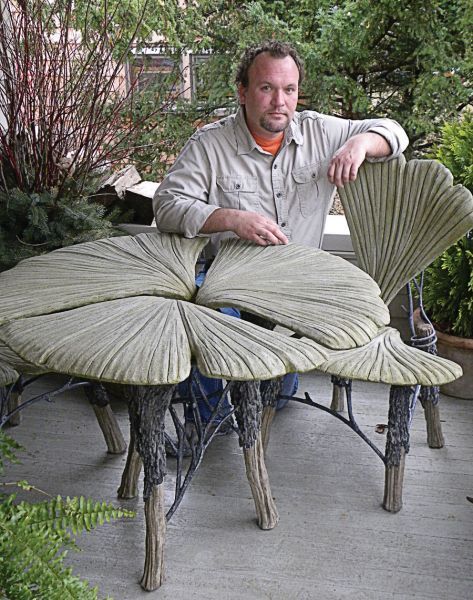 Ross Yedinak with his gingko bistro set, made in the style of “faux bois,” or false wood, in which cement is layered on a galvanized steel frame and sculpted to resemble wood. Cement Leaves, Garden Ideas To Make, Concrete Leaves, Garden Spotlights, Cement Garden, Concrete Diy Projects, Cement Art, Portland Cement, Concrete Crafts