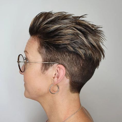 Funky Pixie Undercut with Blonde Highlights Undercut Pixie Haircut 2023, Grow Out Undercut Hairstyles, Short Haircuts For Thick Coarse Hair, Pixie With Undercut Fine Hair, Undercut Hairstyles Women Short Pixie Hair, Funky Pixie Haircut, Undercut Haircut Women, Feminine Undercut, Feminine Pixie Cuts