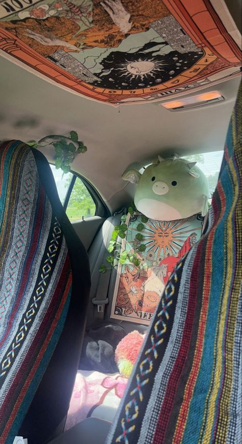 Combi Hippie, Car Interior Diy, Hippie Car, Girly Car Accessories, Inside Car, Car Deco, Cool Car Accessories, Auto Design, Aesthetic Car