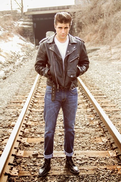 Greaser Fashion, 1950 Outfits, Greaser Outfit, Greaser Aesthetic, Greaser Style, Greaser Hair, 60s Outfits, Master Barber, Engagement Photo Outfits Fall