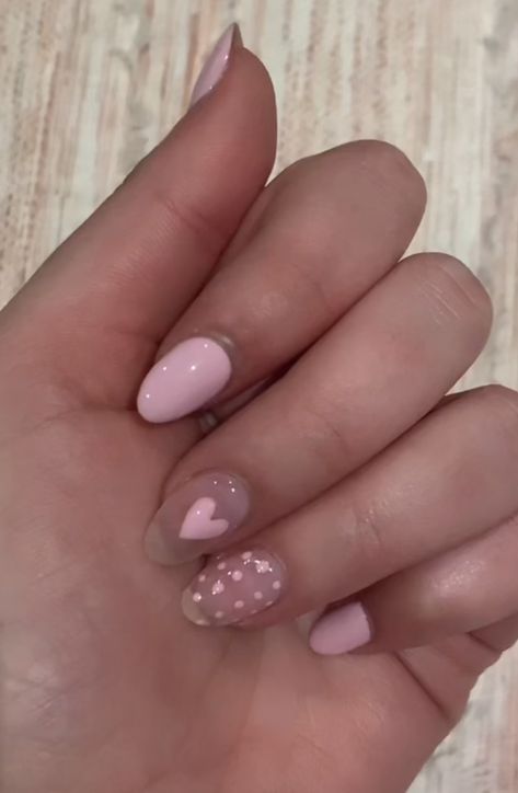 Short Soft Nails, Coquette Nail Inspo Short, Acrylic Nail Designs Round, Valentines Pedicure Toenails, Kawaii Nails Short, Coquette Nails Short, Pink Short Nails Ideas, Short Kawaii Nails, Pink Kawaii Nails