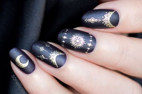 magic nails, magical nails Marvel Nails, Elegant Manicure, Heart Nail Designs, Magic Nails, Kiss Nails, Black Nail Art, Winter Nail Designs, Nail Art Galleries, Elegant Nails