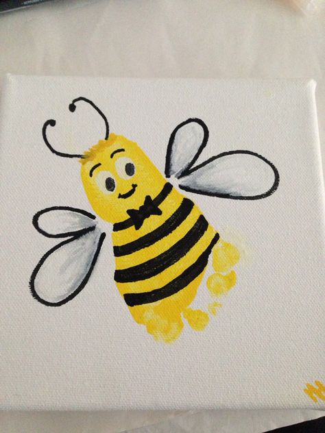 Bee Art Toddlers, Bee Art For Toddlers, Bee Arts And Crafts, Bee Handprint Craft, Bee Footprint Art, Bee Handprint, Baby Easter Crafts, Baby Handprint Crafts, Baby Art Crafts