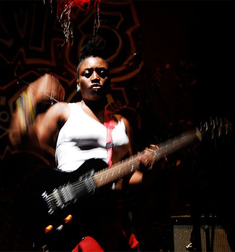 Sista Grrrl, Tamar Kali, Woman Rockstar, Female Guitarists, Angry Feminist, Alternative Subcultures, Afro Punk Fashion, Black Vampire, Rockstar Aesthetic