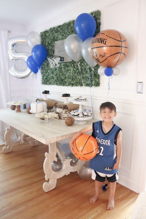 Basketball Birthday Party, Basketball Birthday Parties, Warriors Basketball, Basketball Party, Basketball Birthday, Youth Basketball, Kentucky Basketball, Basketball Gear, 11th Birthday