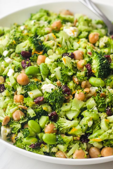 Summer Broccoli Side Dish, Broccoli Edamame Salad, Edamame Pasta Salad, Edamame Side Dish, Summer Broccoli Recipes, Broccoli Chickpea Salad, Nut Salad Recipes, Taco Bell Seasoning, Broccoli Edamame