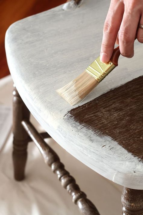 How to Paint Wood Furniture - Tips for Repainting Old Chairs & Wooden Furniture | Apartment Therapy How To Paint Furniture, Painting Old Furniture, Furniture Apartment, Painting Old, Bedroom Furniture Makeover, Painting Wood Furniture, Trendy Diy, Master Decor, Furniture Refinishing