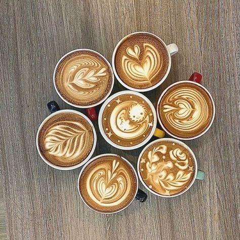 Coffee Latte Art, Coffee Barista, Coffee Pictures, Coffee Photography, Aesthetic Coffee, Coffee Type, Coffee Is Life, Beautiful Coffee, Coffee Design