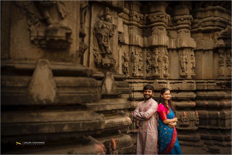 #coupleshoot #couplegoals #love #preweddingshoot #sagarlokhandephotography #wedding #maharashtrianprewedding #preweddingcoupleshoot #coupleshoot #couplephotoshoot #outdoorcoupleshoot #couplephotography #photoshoot Photoshoot In Temple, Traditional Pre Wedding Photoshoot, Outdoor Stills, Temple Poses, Temple Photoshoot, Temple Shoot, Traditional Shoot, Temple Images, Traditional Poses